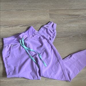 FIGS jogger scrubs